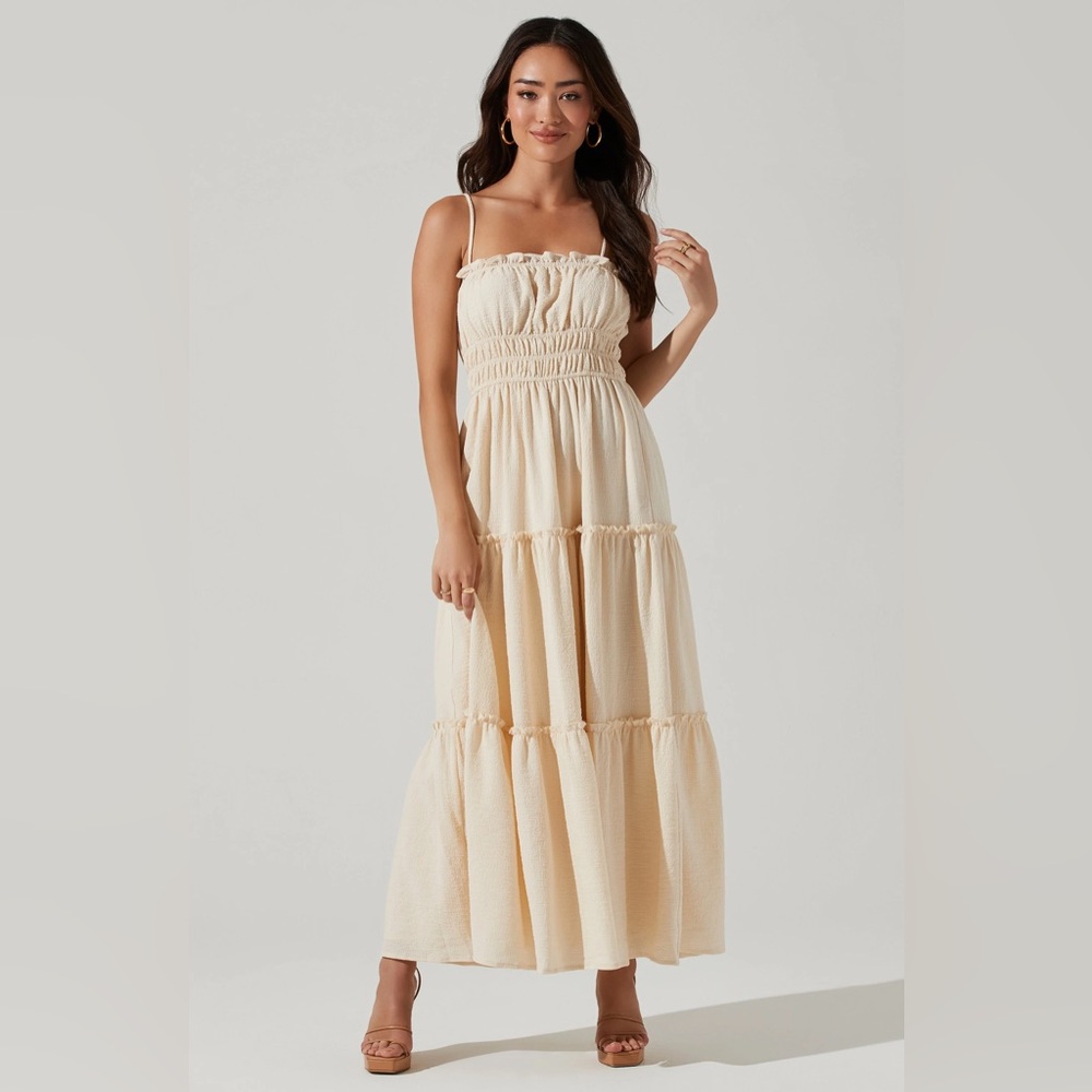ASTR the label smocked crinkle maxi dress